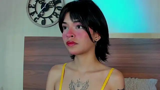 Snapshot of AnnyKitty_ chatting on October 16, 2025, 4:24 am AnnyKitty online show from October 16, 2025, 4:24 am