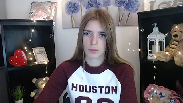 JuiceLips   online show from September 25, 2025, 8:40 am