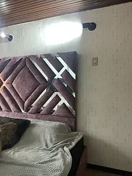 KloePink  online show from November 14, 2025, 12:04 pm