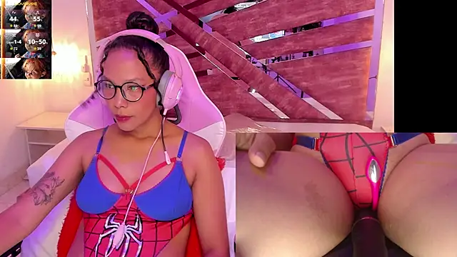 Snapshot of NovaLyn chatting on October 25, 2025, 4:31 am NovaLyn online show from October 25, 2025, 4:31 am