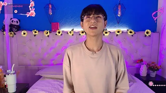 AleAurarashi online show from April 5, 2026, 2:42 am