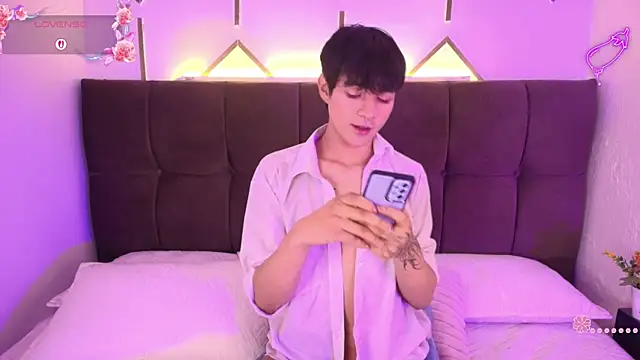 AleAurarashi online show from April 9, 2026, 4:12 am