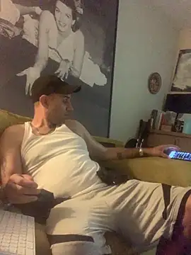 Hothotboyg online show from October 23, 2025, 12:37 pm