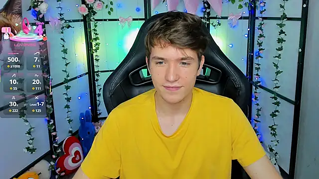 Snapshot of Ethan_Rivers chatting on September 12, 2025, 6:02 am Ethan Rivers online show from September 12, 2025, 6:02 am