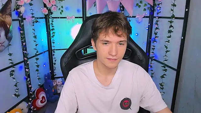 Snapshot of Ethan_Rivers chatting on September 13, 2025, 5:51 am Ethan Rivers online show from September 13, 2025, 5:51 am