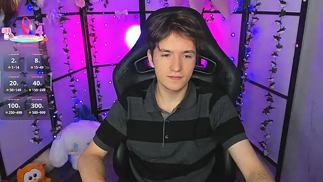 Snapshot of Ethan_Rivers chatting on September 26, 2025, 5:44 am Ethan Rivers online show from September 26, 2025, 5:44 am