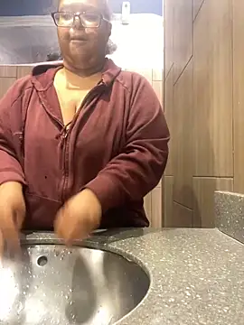 wishuhope4 online show from December 18, 2025, 10:16 pm