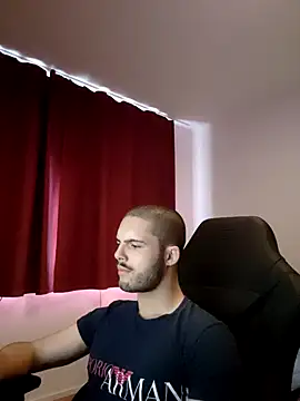 Snapshot of EyesNeverLies chatting on October 6, 2025, 8:45 am EyesNeverLies online show from October 6, 2025, 8:45 am