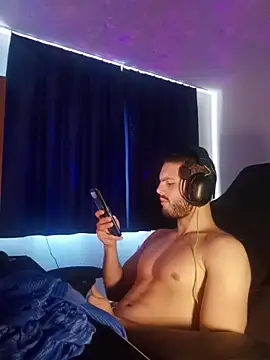 Snapshot of EyesNeverLies chatting on December 1, 2025, 10:42 am EyesNeverLies online show from December 1, 2025, 10:42 am