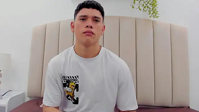 aron twink66 online show from September 10, 2025, 1:44 pm