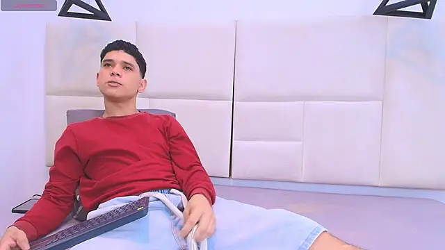 aron twink66 online show from September 24, 2025, 3:15 pm