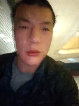 Snapshot of AAASuck chatting on February 6, 2026, 4:43 pm AAASuck online show from February 6, 2026, 4:43 pm