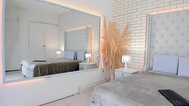 Snapshot of mara_winters_ chatting on February 10, 2026, 12:53 pm mara winters online show from February 10, 2026, 12:53 pm