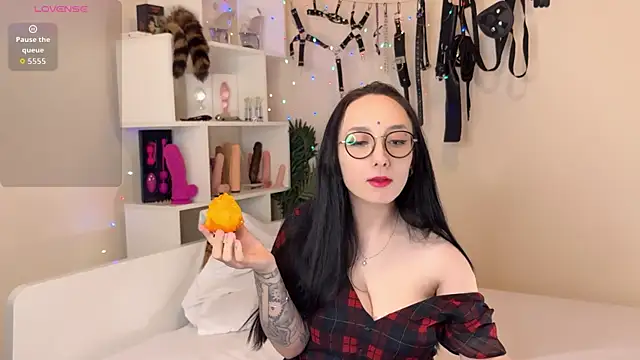 Jinhee Tiny online show from November 5, 2025, 1:05 am