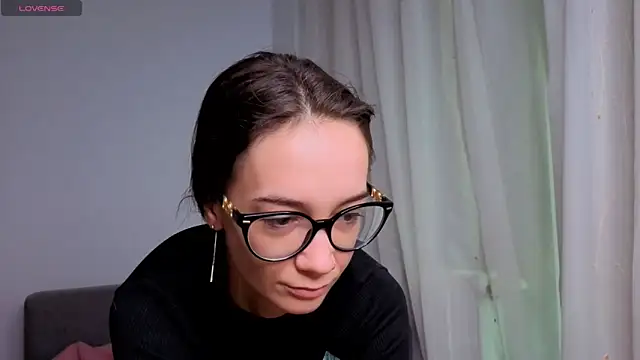 SkinnyMode online show from October 24, 2025, 6:43 am