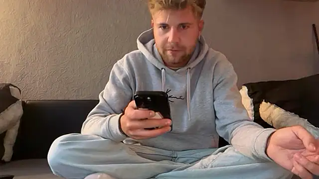 Snapshot of RioBlaze chatting on September 21, 2025, 4:41 pm RioBlaze online show from September 21, 2025, 4:41 pm