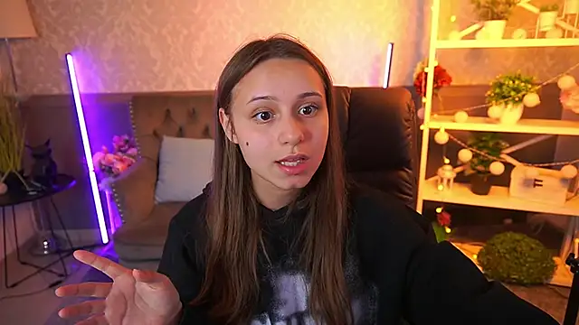 AnnaPearl online show from October 4, 2025, 8:18 pm