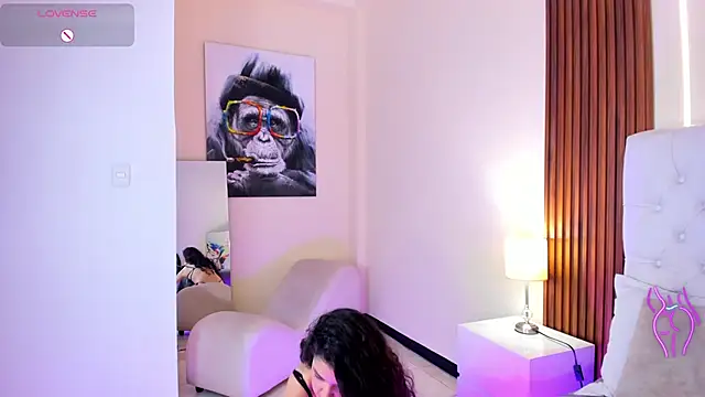 Snapshot of IrisLaurent chatting on November 2, 2025, 3:36 pm IrisLaurent online show from November 2, 2025, 3:36 pm