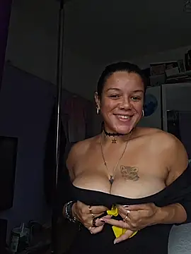 Snapshot of GoddessChantelle chatting on October 19, 2025, 1:56 pm GoddessChantelle online show from October 19, 2025, 1:56 pm