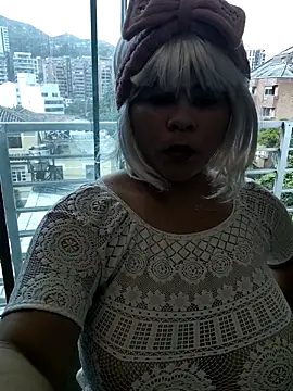 kamyla 69 online show from December 4, 2025, 8:06 pm