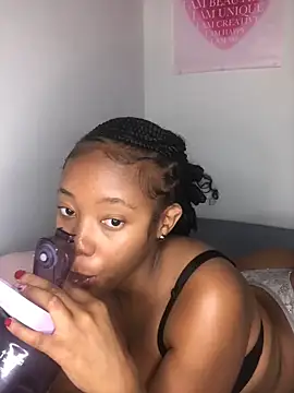 Snapshot of Sprinkle_Q chatting on October 1, 2025, 11:22 pm Sprinkle Q online show from October 1, 2025, 11:22 pm