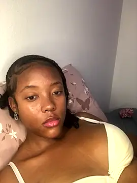 Snapshot of Sprinkle_Q chatting on October 3, 2025, 11:02 pm Sprinkle Q online show from October 3, 2025, 11:02 pm