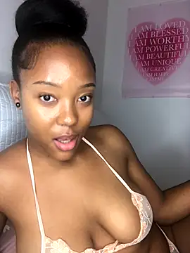 Snapshot of Sprinkle_Q chatting on October 28, 2025, 10:45 pm Sprinkle Q online show from October 28, 2025, 10:45 pm