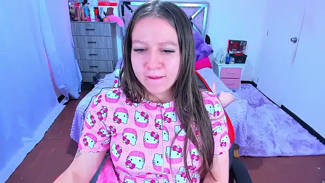 Luna Analya online show from December 17, 2025, 12:33 pm