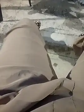 Snapshot of rouse-duque chatting on October 31, 2025, 10:22 pm rouse-duque online show from October 31, 2025, 10:22 pm