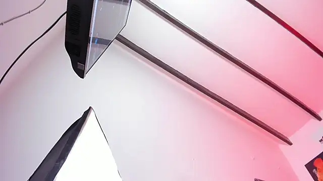 Rihanna hotx online show from February 27, 2026, 4:01 am