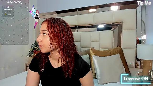 megannherrera online show from December 4, 2025, 11:52 am