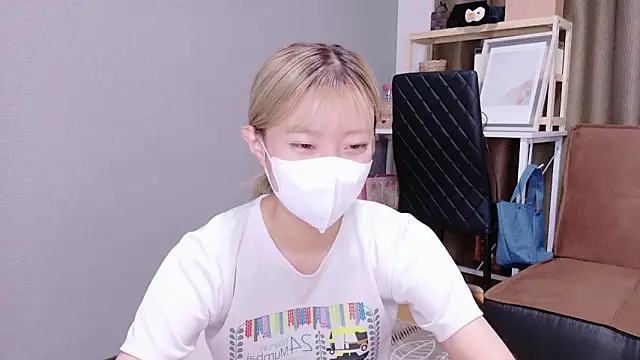 Snapshot of Nana__ch chatting on September 29, 2025, 6:29 am Nana ch online show from September 29, 2025, 6:29 am