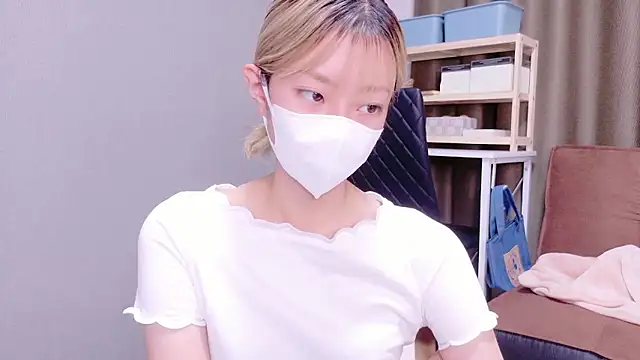 Snapshot of Nana__ch chatting on October 29, 2025, 11:01 am Nana ch online show from October 29, 2025, 11:01 am