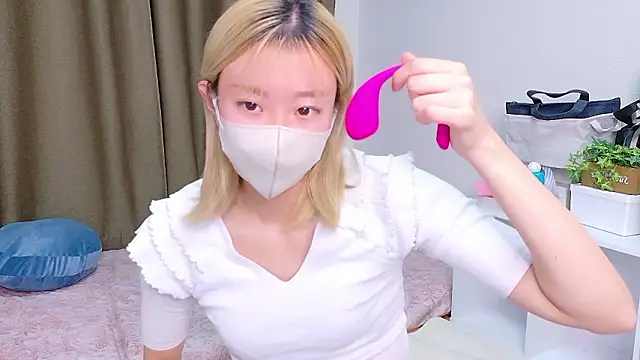 Nana  ch online show from December 17, 2025, 11:49 am