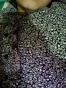 Snapshot of Komal-741 chatting on October 21, 2025, 5:35 pm Komal-741 online show from October 21, 2025, 5:35 pm