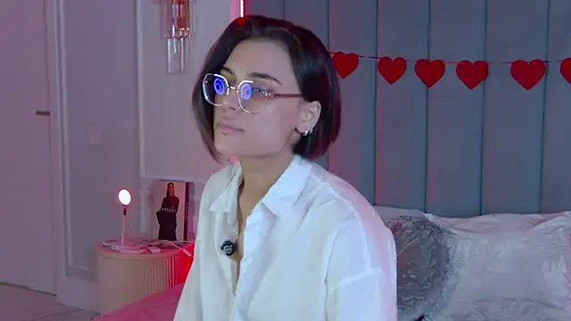 Snapshot of VioletAsh chatting on February 23, 2026, 4:43 am VioletAsh online show from February 23, 2026, 4:43 am