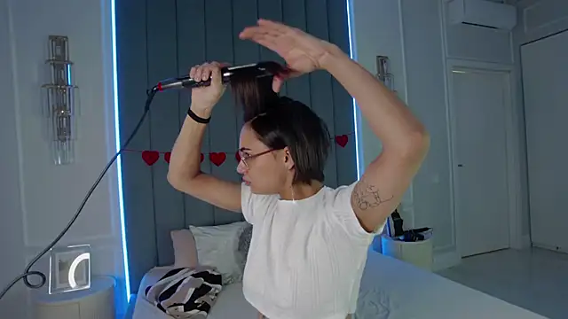 Snapshot of VioletAsh chatting on February 26, 2026, 4:55 am VioletAsh online show from February 26, 2026, 4:55 am