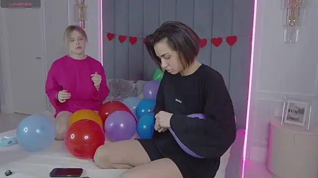 Snapshot of VioletAsh chatting on March 4, 2026, 5:13 am VioletAsh online show from March 4, 2026, 5:13 am