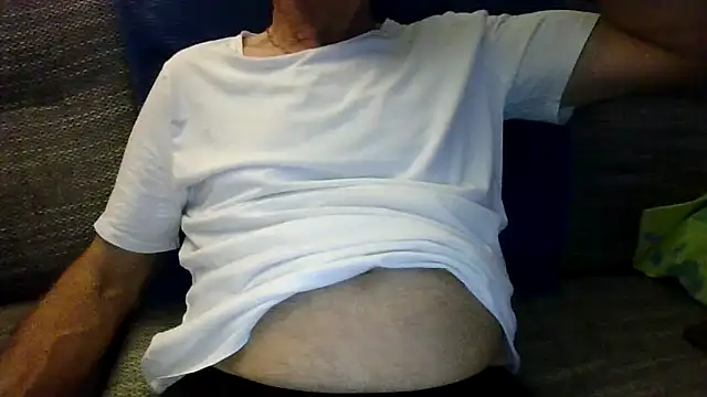 velikifant7 online show from November 16, 2025, 7:19 pm