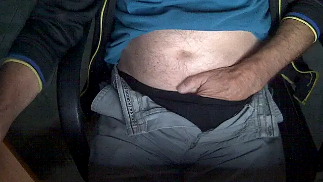 velikifant7 online show from November 18, 2025, 5:12 am