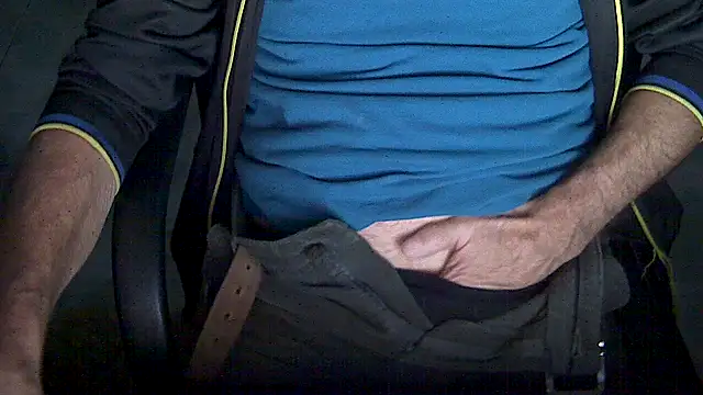 velikifant7 online show from January 12, 2026, 5:12 am