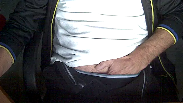 velikifant7 online show from February 5, 2026, 5:12 am