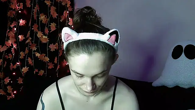   Leyla   online show from October 27, 2025, 10:14 pm