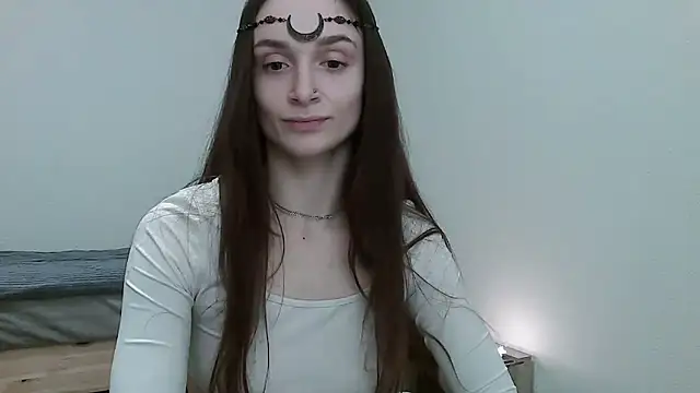   Leyla   online show from November 29, 2025, 7:50 pm