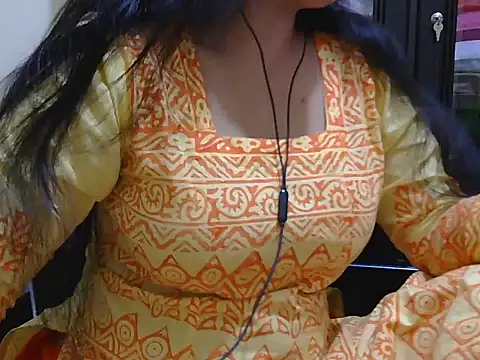 Snapshot of fairy_queen07 chatting on October 13, 2025, 2:39 pm fairy queen07 online show from October 13, 2025, 2:39 pm