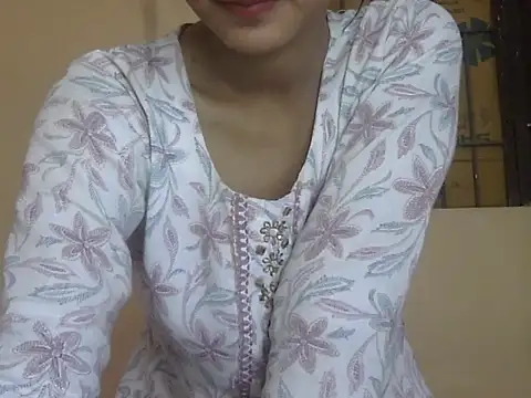 Snapshot of Nura7 chatting on May 4, 2026, 2:18 am Nura7 online show from May 4, 2026, 2:18 am