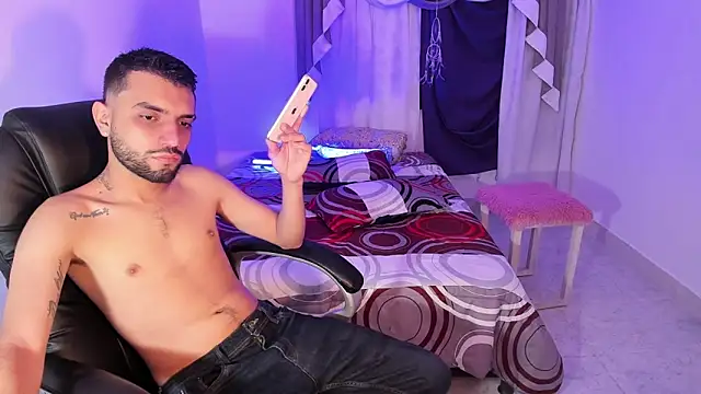 Snapshot of Jeremyy_Boy chatting on September 19, 2025, 1:07 am Jeremyy Boy online show from September 19, 2025, 1:07 am