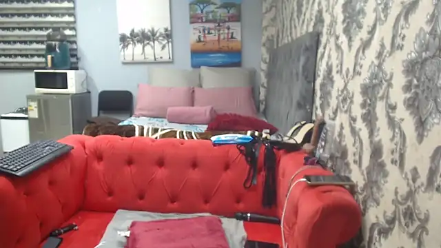 SweetPortableAmber online show from June 8, 2026, 1:33 pm