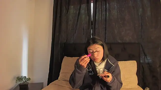 Tiffany Nm online show from October 17, 2025, 1:03 pm