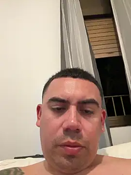 davidxxx099 online show from April 18, 2026, 7:51 pm